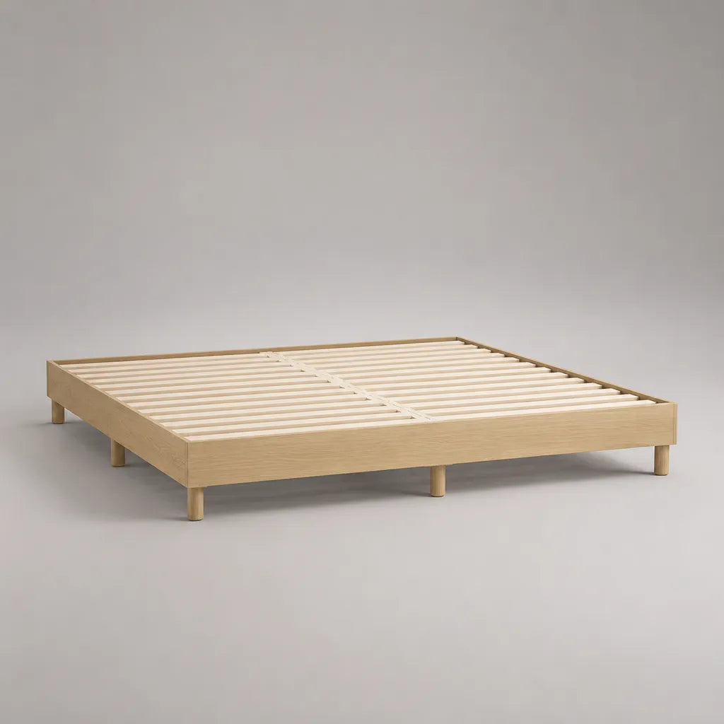 Bettgestell 160 × 200 cm aus Holzwerkstoff mit Eichenfurnier und Massivholz-Lattenrost, Natur, 206 × 166 × 30 cm